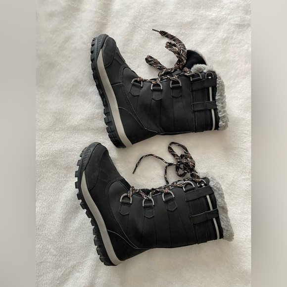 BearPaw Black and Gray Winter Boots size 8 - Picture 2 of 5
